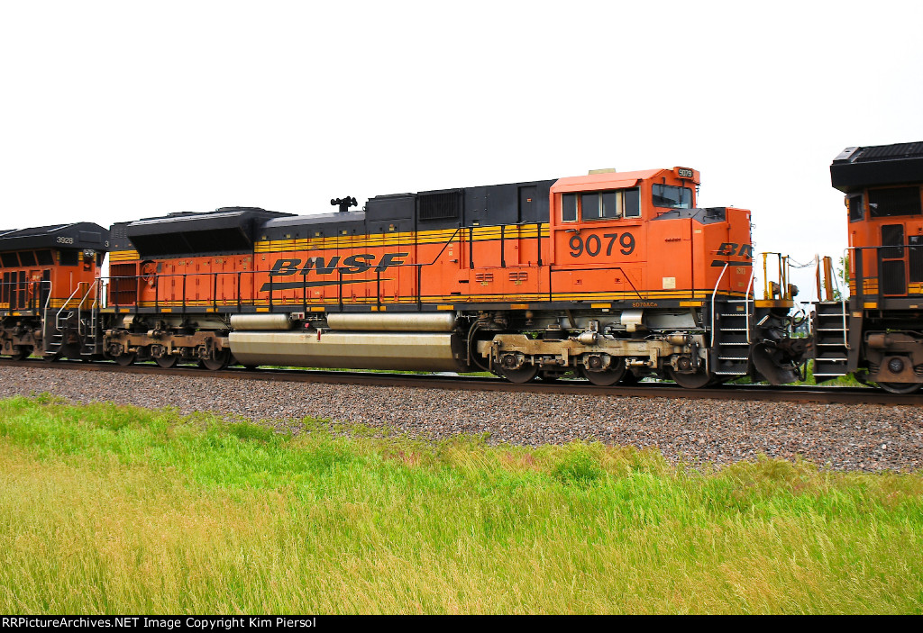 BNSF 9079